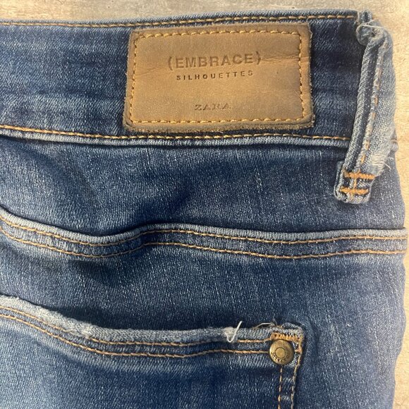 Ripped Blue Jeans- ZARA - Picture 2 of 5